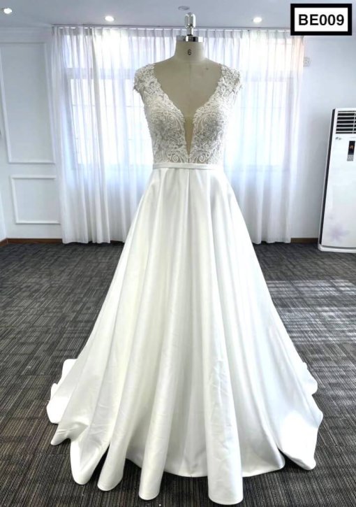 BE009 Front A-line Wedding Gown